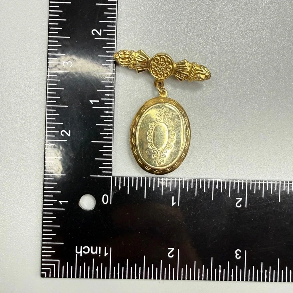 Vintage Mandle Victorian Revival Gold Tone Locket Pin Brooch